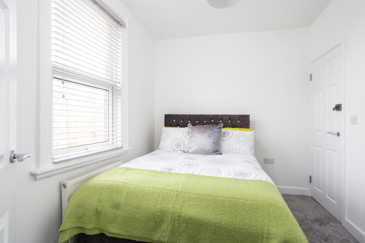 Villa Whole House In Centre Of Town Ideal For Contractors And Professionals Normanton  Exterior foto