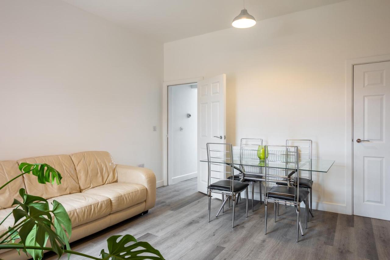 Villa Whole House In Centre Of Town Ideal For Contractors And Professionals Normanton  Exterior foto